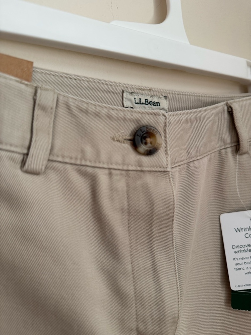 L.L.Bean Classic Fit Chino Pants Women’s Size 4 Petite NWT Khaki Straight Leg - Picture 3 of 8